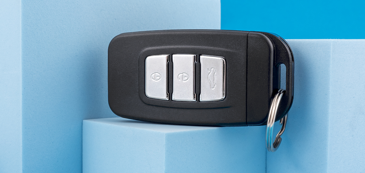 Шпионская видео  камера скрытая в брелок пульт от сигнализации.