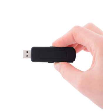 Маленький диктофон в виде USB флешки DYK-015.